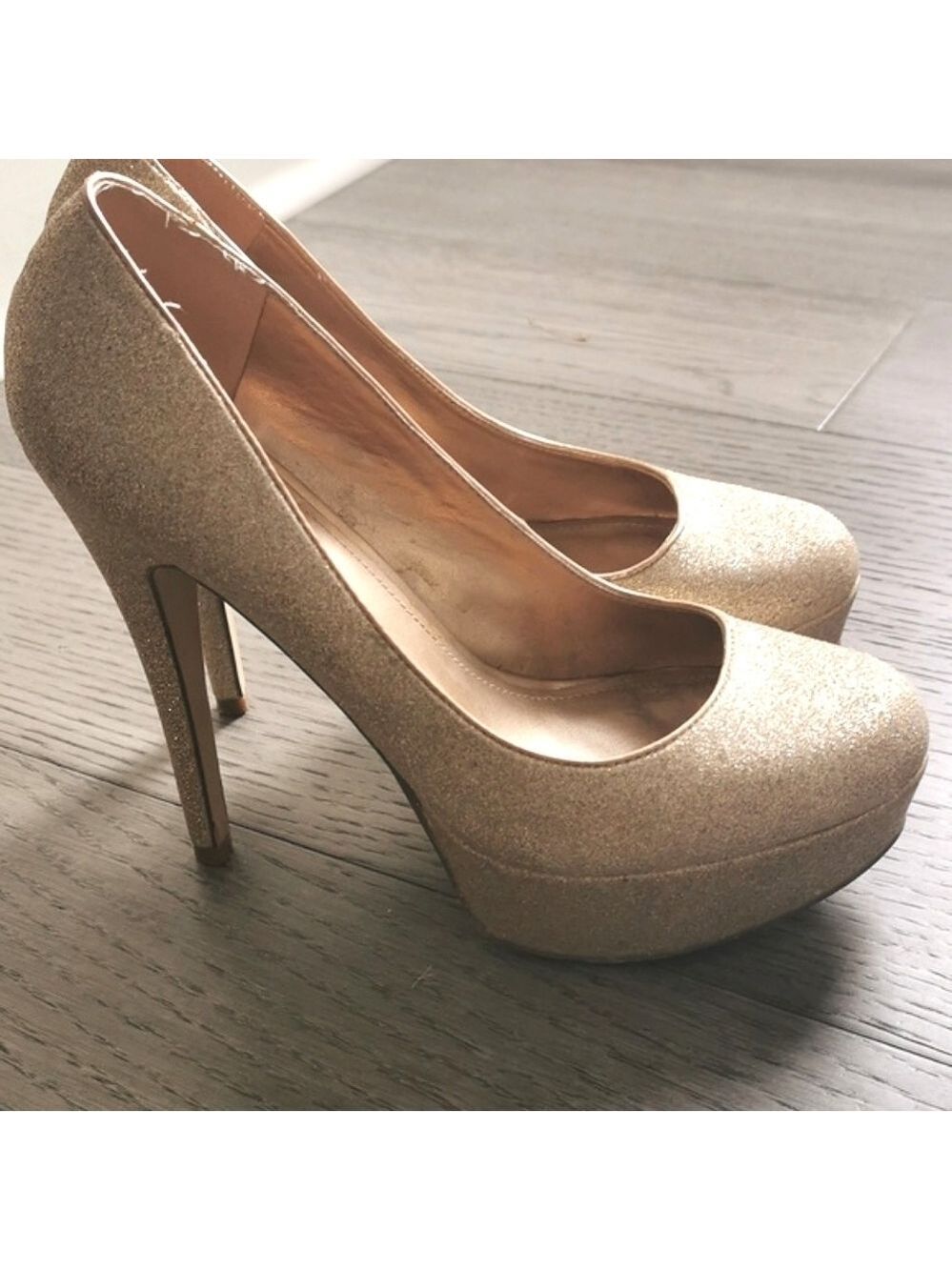 Aldo women's gold glitter glam 5" platform high heels. Size 8. EUC